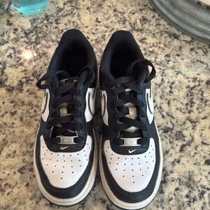 Nike Youth Air Force 1 Shoes